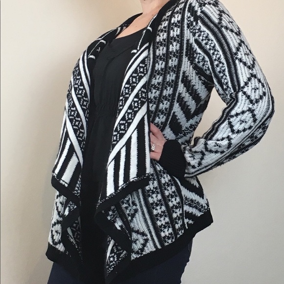 Aeropostale Sweaters - Aeropostale Warm Cascading Comfy Sweater SZ L